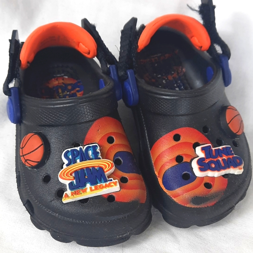 Crocs Space Jam Toddler Sandals Size 5 C Black Orange Purple Clogs Waterproof